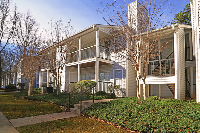 Covington Glen The Multifamily Advisory Group at Cushman & Wakefield